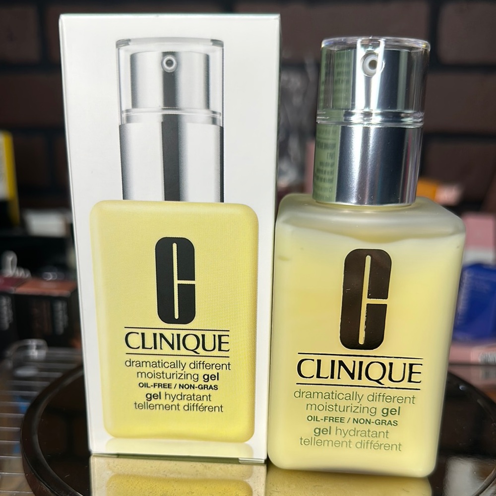 Clinique Dramatically Different Moisturizing Gel - Brand New 4.2 oz